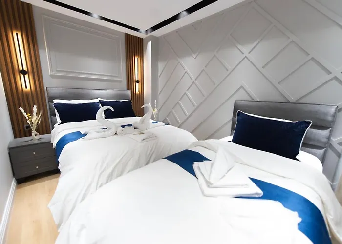 Fatih\'De Otel Olanagi Sunan Esyali Daire